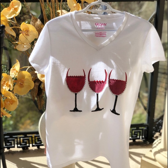 Hand Painted & designed T-shirt - Picture 4 of 4